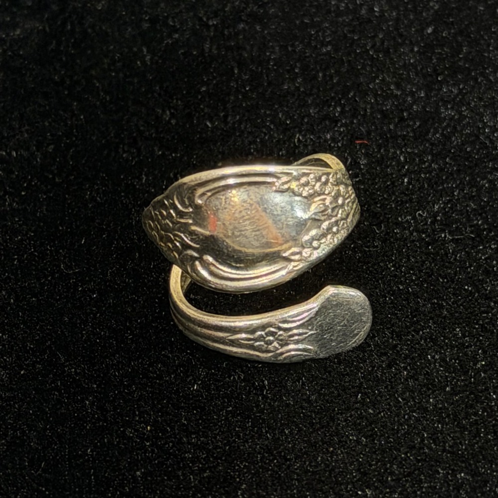 Wm. A. Rogers Spoon Ring Silver Tone Floral Bypass Oneida Ltd Vintage